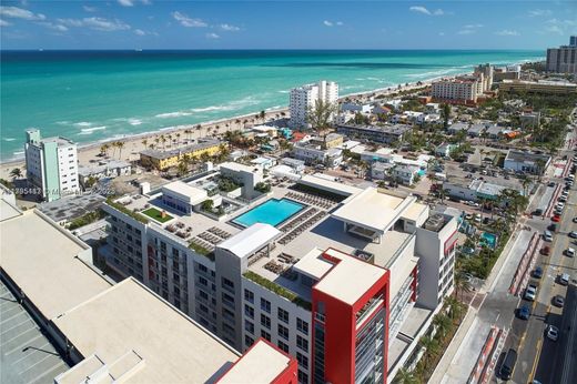 Residential complexes in Hollywood, Broward County