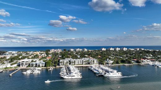 Residential complexes in Palm Beach Shores, Palm Beach