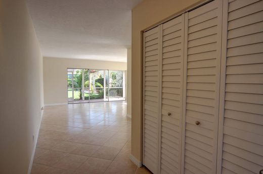 Residential complexes in North Palm Beach, Palm Beach