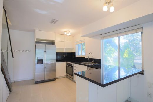 Residential complexes in Miami, Miami-Dade