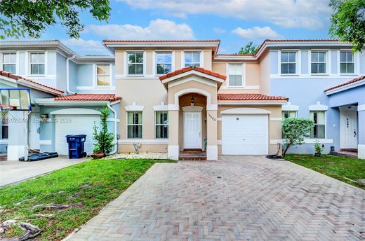 Townhouse in Miami Terrace Mobile Home, Miami-Dade