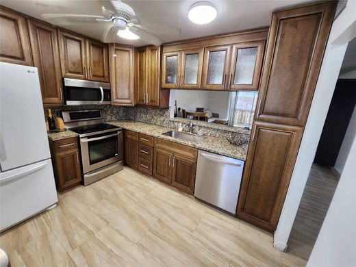 Complesso residenziale a Hallandale Beach, Broward County