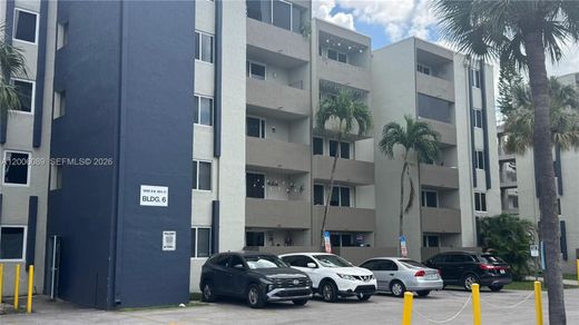Residential complexes in Hialeah Gardens, Miami-Dade
