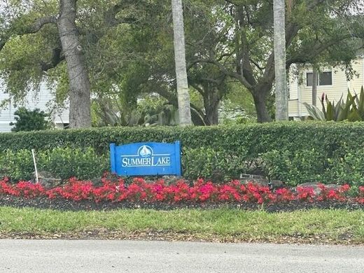 Residential complexes in Lauderdale Lakes, Broward County