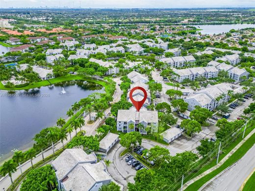 Residential complexes in Pembroke Pines, Broward County