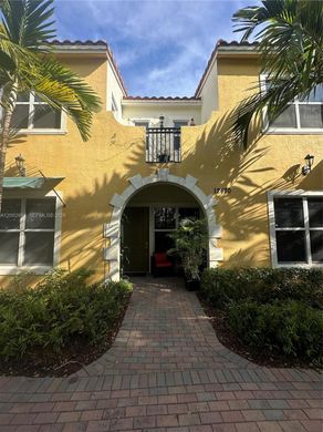 Townhouse in Pembroke Pines, Broward County