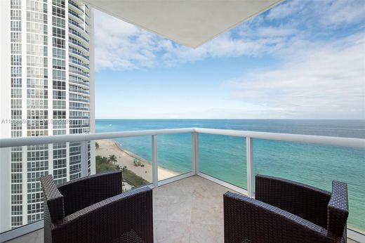 Sunny Isles Beach, Miami-Dade Countyのアパートメント・コンプレックス
