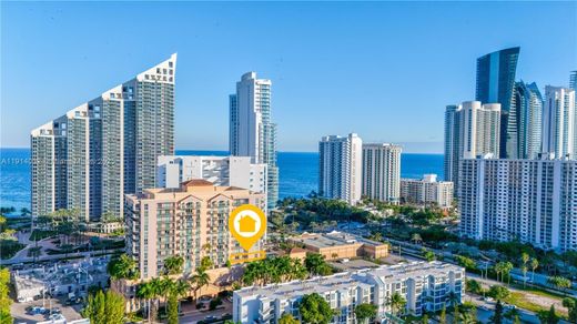 Sunny Isles Beach, Miami-Dade Countyのアパートメント・コンプレックス