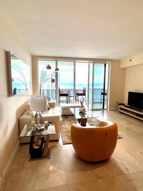 Kamienica w Hallandale Beach, Broward County