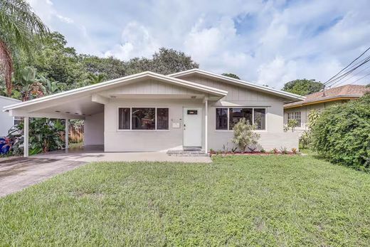 Villa in Hallandale, Broward County