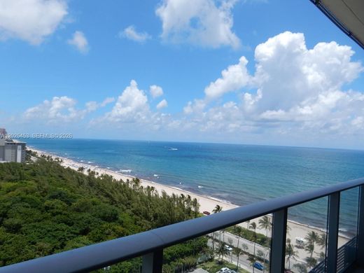 Residential complexes in Fort Lauderdale, Broward County