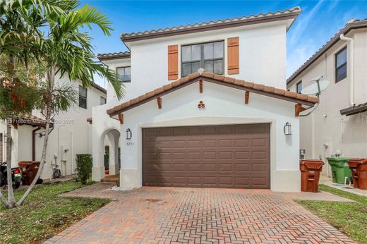 Villa a Hialeah, Miami-Dade County