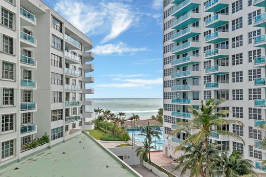 Miami Beach, Miami-Dade Countyのアパートメント・コンプレックス