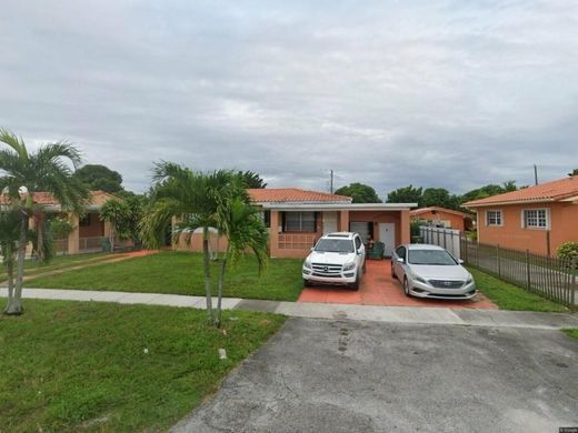 Willa w Hialeah, Miami-Dade County