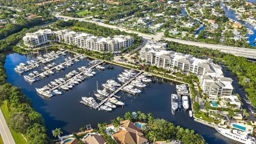 Residential complexes in Palm Beach Gardens, Palm Beach