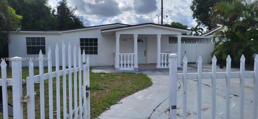 Villa - Hialeah, Miami-Dade County