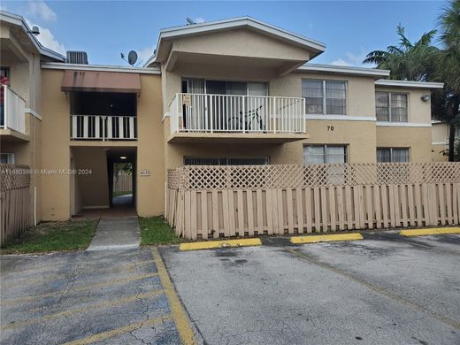 Complesso residenziale a Doral, Miami-Dade County