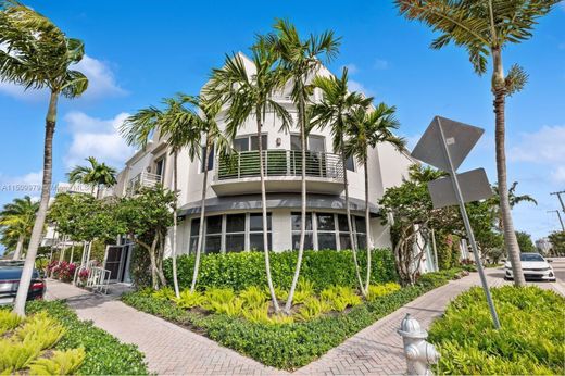 Residential complexes in Delray Beach, Palm Beach