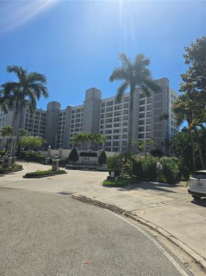 Residential complexes in Pompano Beach, Broward County