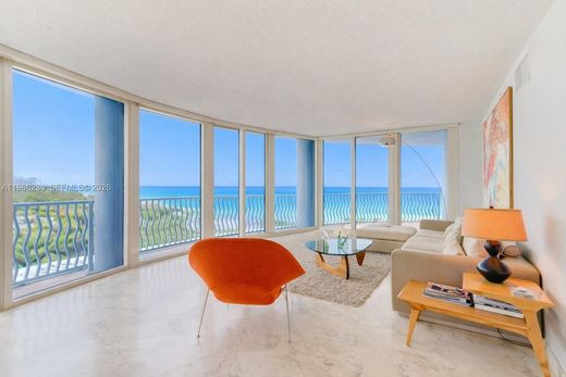 Residential complexes in Miami Beach, Miami-Dade