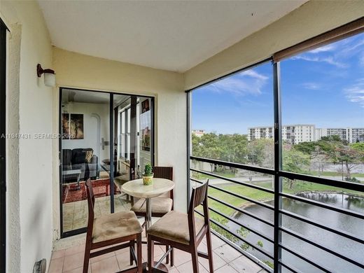 Residential complexes in Pompano Beach, Broward County