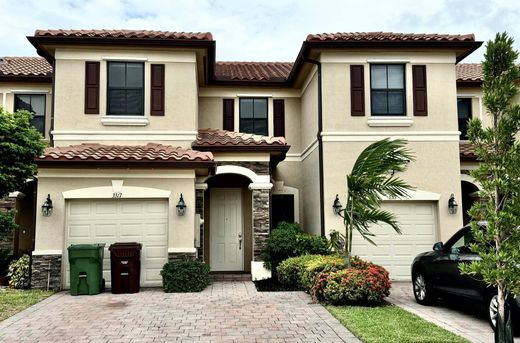 타운 하우스 / Hialeah, Miami-Dade County
