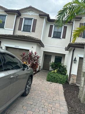 Townhouse in Davie, Broward County