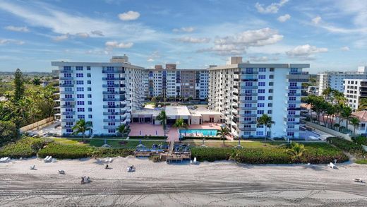 Residential complexes in Pompano Beach, Broward County