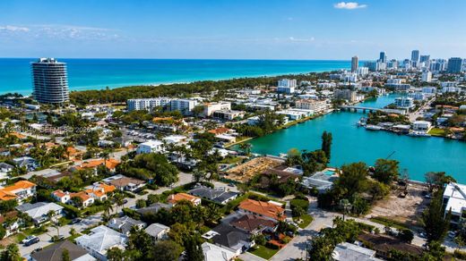 Villa in Surfside, Miami-Dade