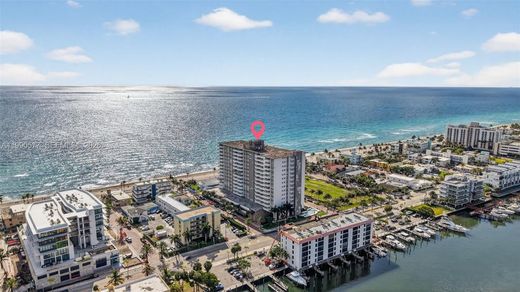Residential complexes in Hollywood, Broward County