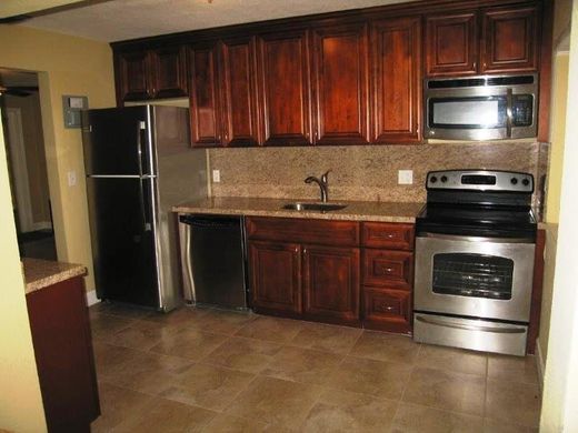 Villa in Oakland Park, Broward County