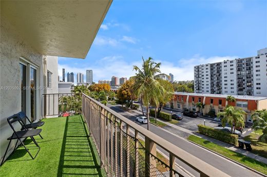Complesso residenziale a North Miami Beach, Miami-Dade County