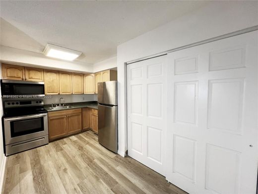 Residential complexes in Miami, Miami-Dade