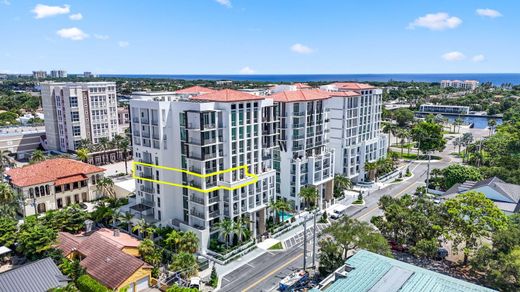Residential complexes in Boca Raton, Palm Beach