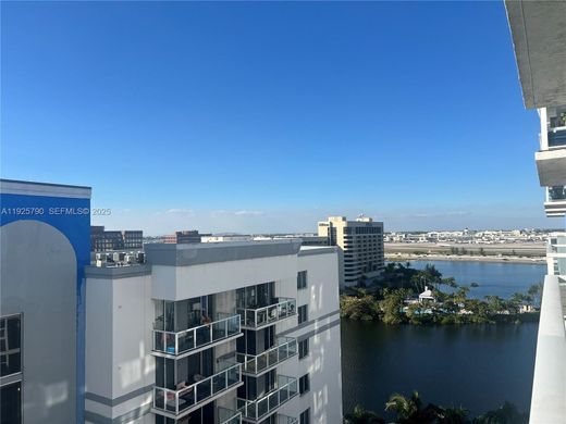 مجمع شقق ﻓﻲ ميامي، فلوريدا, Miami-Dade County