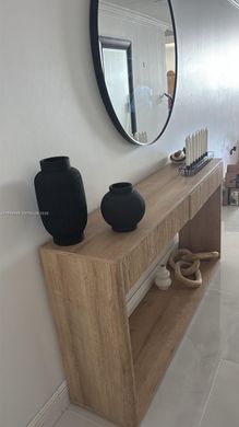 Kamienica w Hallandale Beach, Broward County