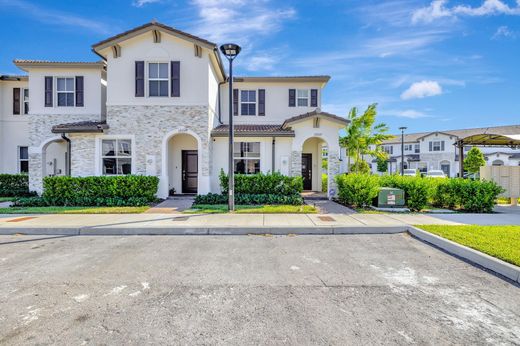 Townhouse in North Miami, Miami-Dade