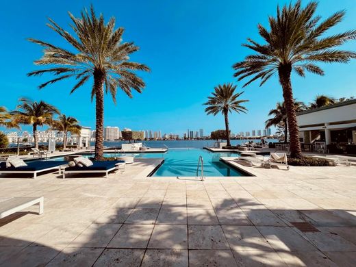 Residential complexes in North Miami Beach, Miami-Dade