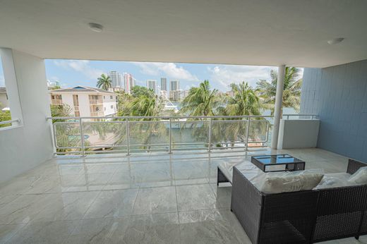 Komplex apartman Hallandale Beach, Broward County