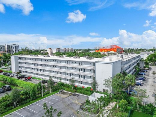 Residential complexes in Dania Beach, Broward County