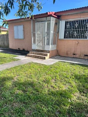 Villa in North Miami, Miami-Dade
