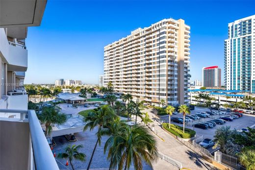 Complexos residenciais - Hallandale Beach, Broward County