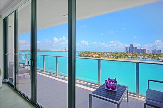 Residential complexes in Bay Harbor Islands, Miami-Dade