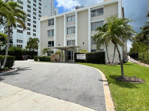 Residential complexes in West Palm Beach, Palm Beach