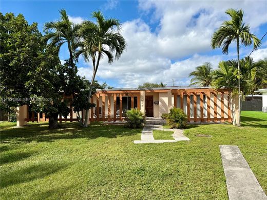 Villa in North Miami, Miami-Dade