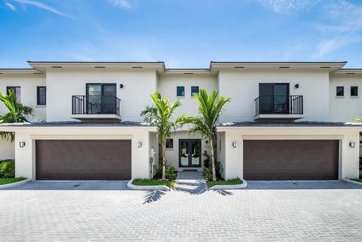 Townhouse in Oakland Park, Broward County