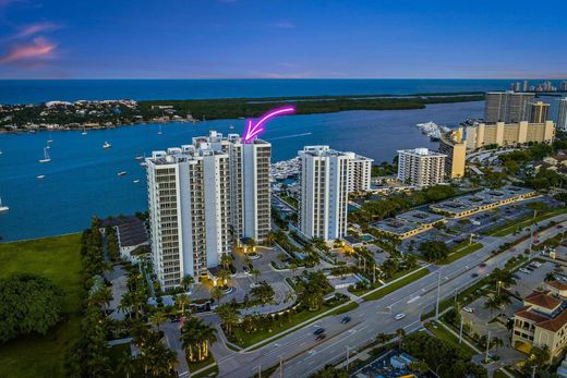 Residential complexes in North Palm Beach, Palm Beach
