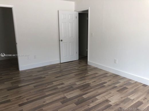 타운 하우스 / Homestead, Miami-Dade County