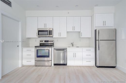 Miami Beach, Miami-Dade Countyのアパートメント・コンプレックス