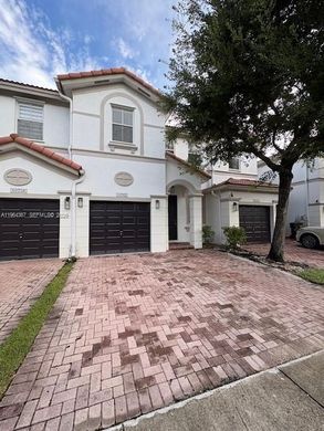 Townhouse - Doral, Miami-Dade County